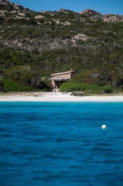 Spiaggia rosa budelli, La Maddalena Archipelago 'da harika bir körfez, Sardunya, İtalya