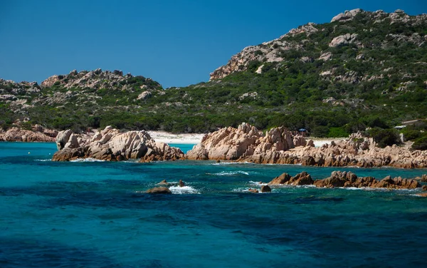 Spiaggia rosa budelli, La Maddalena Archipelago 'da harika bir körfez, Sardunya, İtalya