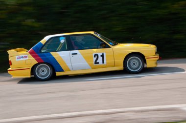 PESARO - İtalya - OTT 09 - 2022: Klasik otomobillerin rallisi bm3 pesaro CUP