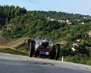 san marino , san marino - sett. 16 -2022 : Riley Ulster IMP 1928 in coppa nuvolari old racing car with classic car