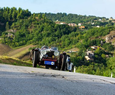 san marino , san marino - sett. 16 -2022 : Riley Ulster IMP 1928 in coppa nuvolari old racing car with classic car