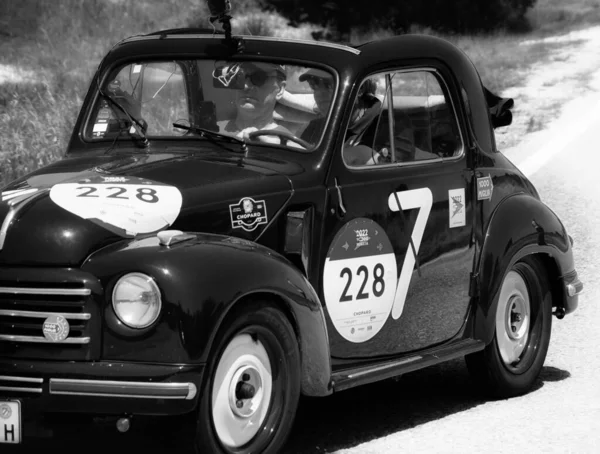 Urbino Italia Jun 2022 Fiat 500 Topolino 1952 Vanhassa Kilpa — kuvapankkivalokuva