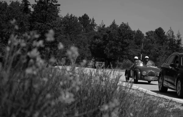 Urbino イタリア 2022年6月16日 2022年6月16日 Fiat500 Sport 1949年 ラリー ミリアの古いレースカーで有名なイタリアの歴史的なレース — ストック写真