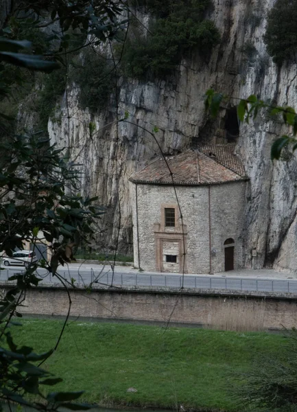 Vista Pioraco Vila Medieval Região Marche Itália Appennini Mantain — Fotografia de Stock