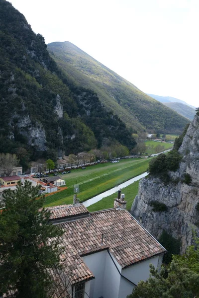 Blick Auf Pioraco Mittelalterliches Dorf Der Region Marken Italien Appennini — Stockfoto