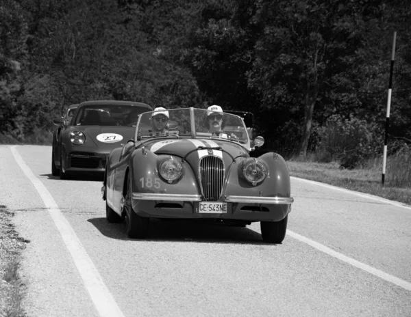 Urbino Italy Jun 2022 Jaguar Xk120 Ots灯火通明1950 Old Racing Car — 图库照片