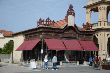 Viareggio İtalya - 30 Nisan 2023: Viareggio, Ligurian Denizi kıyısındaki ünlü tatil beldesidir. İtalya 'nın Lucca Toskana bölgesi