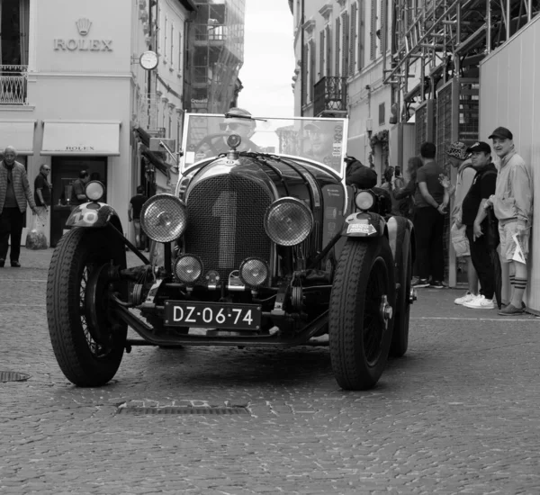 Pesaro ตาล นายน 2023 Bentley Litre 192 บนรถแข งเก าในการช — ภาพถ่ายสต็อก