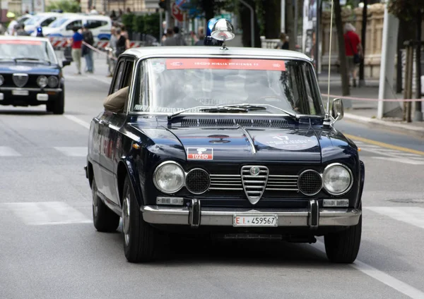 Пезаро Италия 2023 Alfa Romeo Giulia Carabinieri Старом Гоночном Автомобиле — стоковое фото