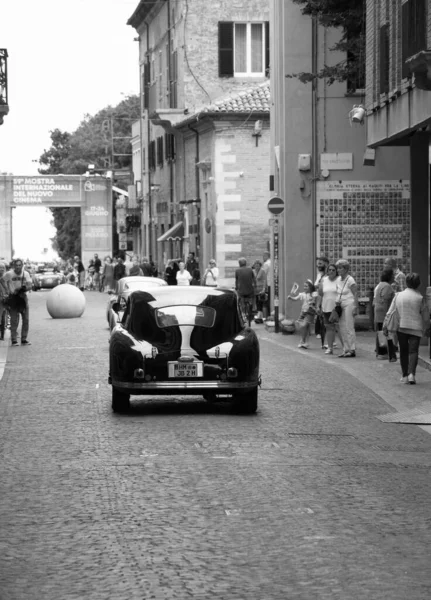 Пезаро Италия 2023 Aston Martin Db2 Vantage 1953 Старом Гоночном — стоковое фото