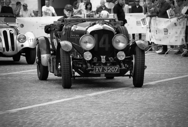 Пезаро Италия 2023 Бентли Litre 1928 Старом Гоночном Автомобиле Ралли — стоковое фото