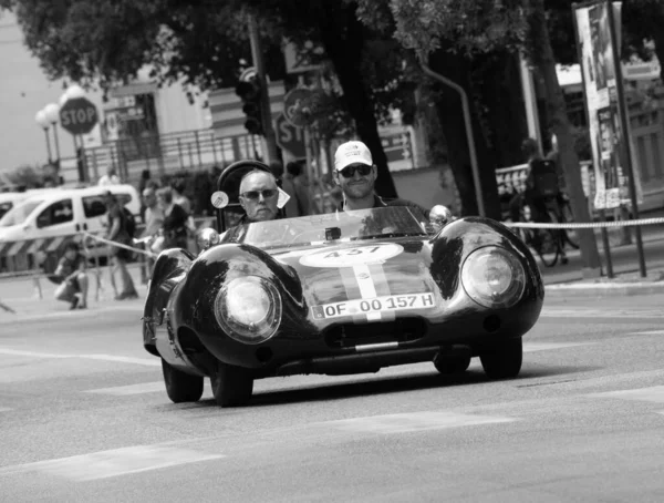 皮萨罗 意大利 军14 2023年 1957年意大利历史上著名的赛车比赛Mille Miglia 2023 1927 1957 — 图库照片