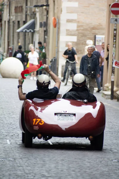 イタリア ペサロ 2023年6月14日 フィアット ランチア アルデア750Barchetta 1949ラリーで古いレースカーでミッレミリア2023有名なイタリアの歴史的なレース 1927 1957 — ストック写真