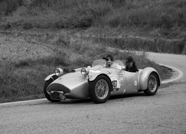 タボレート イタリア 2023 Cisitalia Abarth 1948 ニュボラリの古いレースでのニュルバリ — ストック写真