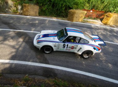 Pesaro, İtalya - 06 Ekim 2023: Porsche carrera sr sürümü, San Bartolo pesaro sprint yarışı