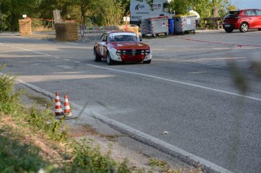 Pesaro, İtalya - 06 Ekim 2023: ALFA ROMEO GTAM sürümü, San Bartolo pesaro sprint yarışı