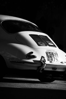 San pantaleo, İtalya - Temmuz 0 6 2013: Spor araba ve süper araba Porsche 356 1964 CLASSIC CAR