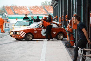 Misano, ITALY - ott, 21 2013: Spor araba alfa romeo giulia GTAM VINATGE CAR in MISANO