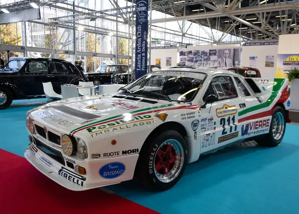 Bologna, İtalya - 26 Ekim 2023: Miting lüksü kraliçesi Lancia 037 YAYINDA DREEM CAR