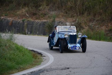 Tavoleto, İtalya - 16 Eylül - 2023: MG PB 1934 in coppa nuvolari old race
