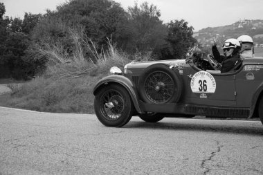 Tavoleto, İtalya. 16 Eylül 2023: FIAT 514 Spider COPPA D 'ALPI 1930 Coppa Nuvolari eski yarış pistinde