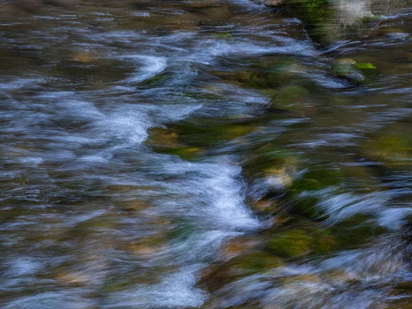 Stream Flowing Rocks Close View — Stock Photo, Image