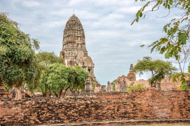 View at the Ancient ruins of Wat Ratchanurana in Ayutthaya - Thailand