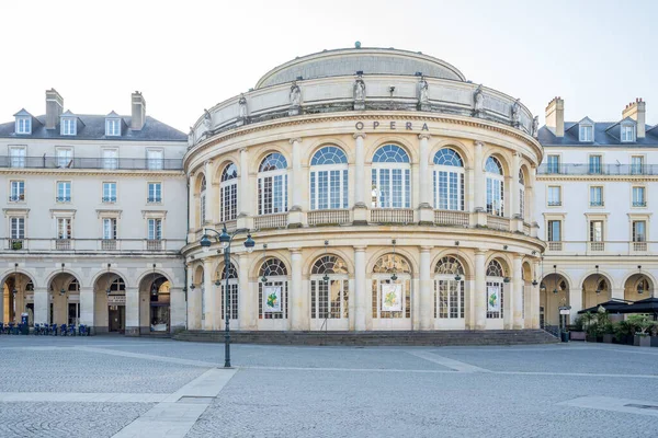 フランス レンヌ 2023年5月30日 レンヌの通りにあるオペラ座の建物をご覧ください レンヌ Rennes フランス北西部のブルターニュの東に位置する都市 — ストック写真