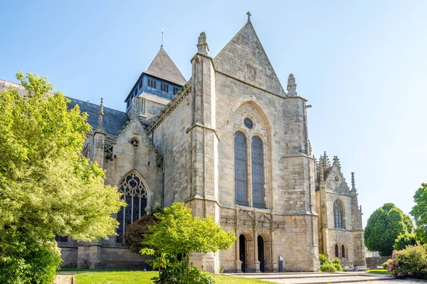 Pohled Kostel Mala Ulicích Dinanu Francie — Stock fotografie