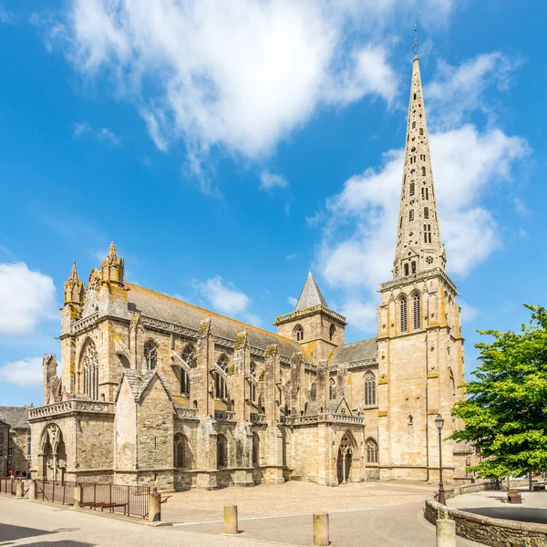 Blick Auf Die Kathedrale Saint Tugdual Den Straßen Von Treguier — Stockfoto