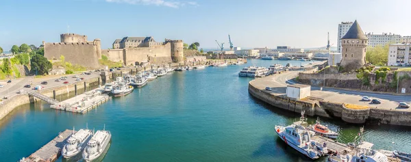 Brest Francja Maj 2023 Widok Panoramiczny Zamek Brzeski Rzeką Penfeld — Zdjęcie stockowe