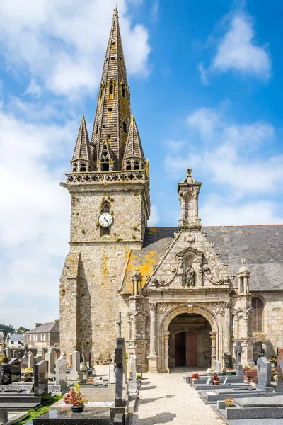 Lanhouarneau Frankrike Maj 2023 Utsikt Över Kyrkan Saint Herve Gatorna — Stockfoto