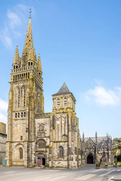 Blick Auf Die Basilika Notre Dame Den Straßen Von Folgoet — Stockfoto