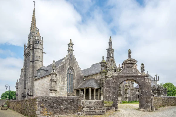 Guimiliau Fransa Daki Saint Miliau Kilisesi Bakın — Stok fotoğraf
