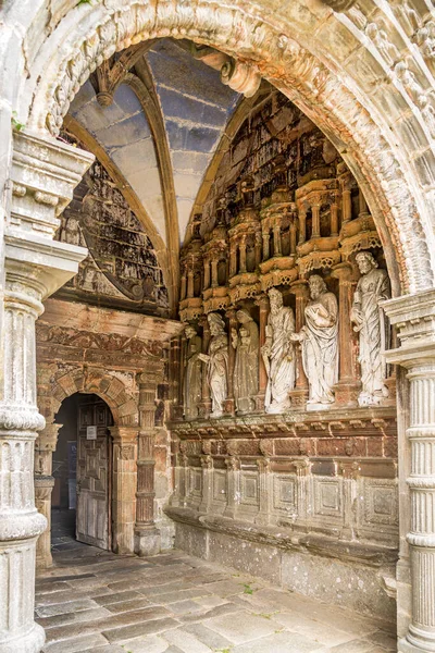 Guimiliau Fransa Daki Saint Miliau Kilisesi Giriş — Stok fotoğraf