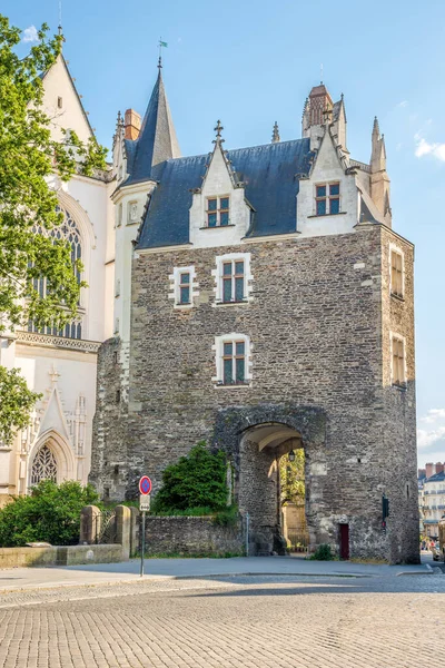 Pohled Bránu Svatého Petra Ulicích Nantes Francie — Stock fotografie