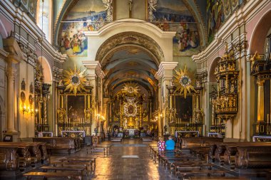 KALWARIA ZEBRZYDOWSKA, POLAND - 27 Temmuz 2023 - Kalwaria Zebrzydowska Manastırı 'nın İçini Görüş. Kalwaria Zebrzydowska, Polonya 'nın güneyinde bir şehirdir..