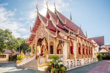 Chiang Mai-Tayland sokaklarındaki Wat Dok Euang 'a bakın.