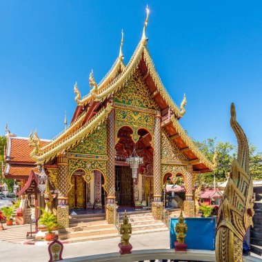 Tayland 'ın Chiang Mai şehrinin sokaklarında Khuan Khama' nın Wat 'ına bakın.