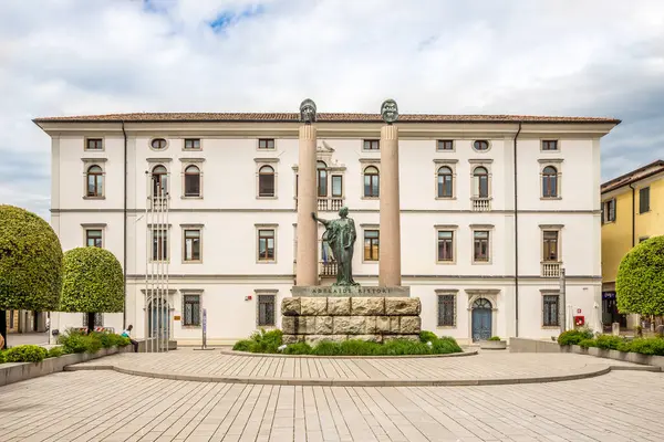 stock image Monument wit Library building in the streets of Cividale del Friuli in Italy