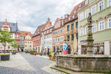 COBURG, GERMANY - 27 Mayıs 2024 - Almanya 'da Coburg' un yerindeki çeşmeye bakın. Coburg, Almanya 'da Bavyera eyaletinde yer alan bir şehirdir.