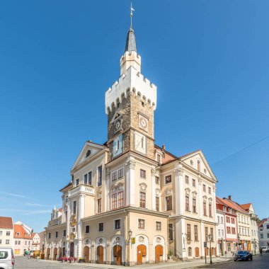 LOBAU, ALMANY - 15 HAZİRAN 2024 Lobau caddelerindeki belediye binasında görüş. Lobau, Almanya 'da Saksonya eyaletinde yer alan bir şehirdir..