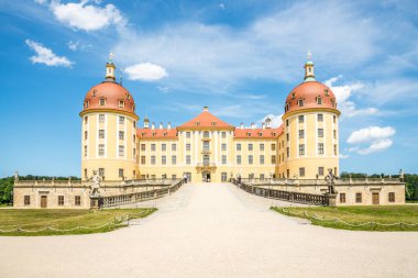 Almanya 'nın Dresden yakınlarındaki Moritzburg Şatosu' na bakın.
