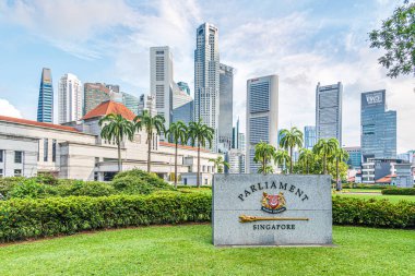 Singapur sokaklarında ŞARKI - Mayıs 2,2023. Singapur, Güneydoğu Asya 'da bağımsız bir ada ve şehir devletidir..