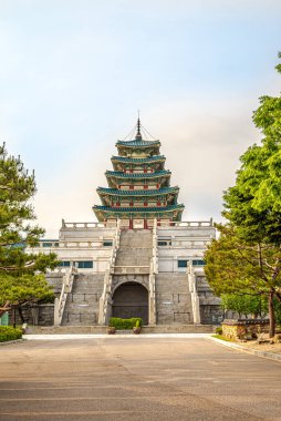 Güney Kore 'de Seul sokaklarındaki Ulusal Müze Pagoda' ya bakın.