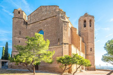 İspanya 'da Balaguer sokaklarındaki Santa Maria Kilisesi' ne bakın.