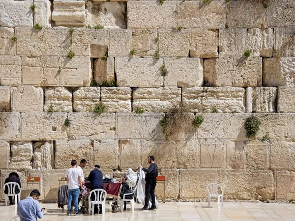 Marzo 2023 Jerusalén Israel Los Hombres Están Orando Frente Muro — Foto de Stock