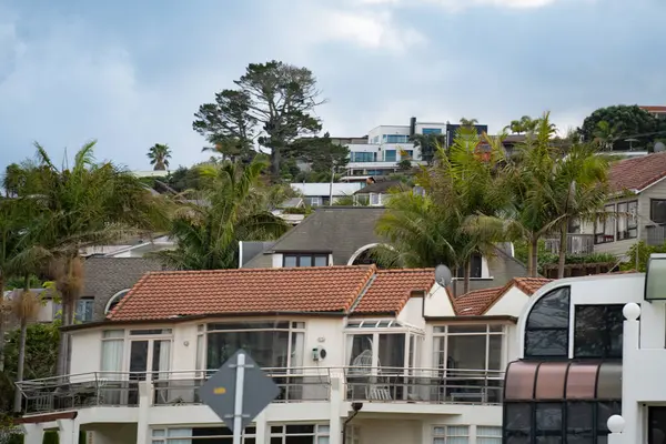 Browns Körfezi Bölgesi, Auckland, Yeni Zelanda 'daki yeşil yerleşim alanları