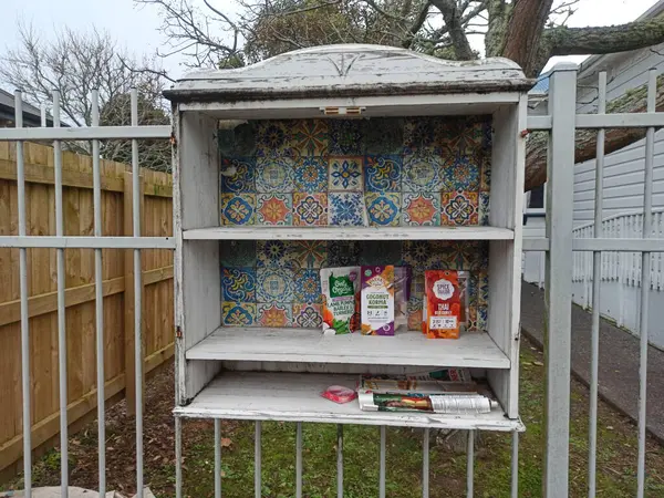 Sokak yemekleri dolabı, Birkenhead, Auckland.