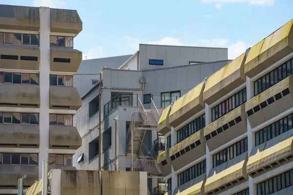 Auckland City 'deki binaların duvarları ve yapısal unsurları